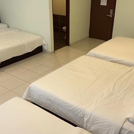 Glorious Straits Hotel Malacca Bagian luar foto