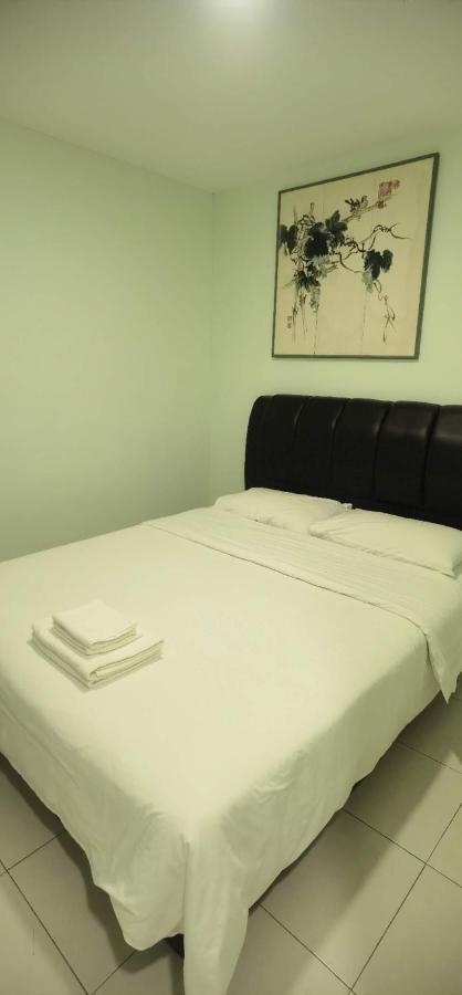 Glorious Straits Hotel Malacca Bagian luar foto
